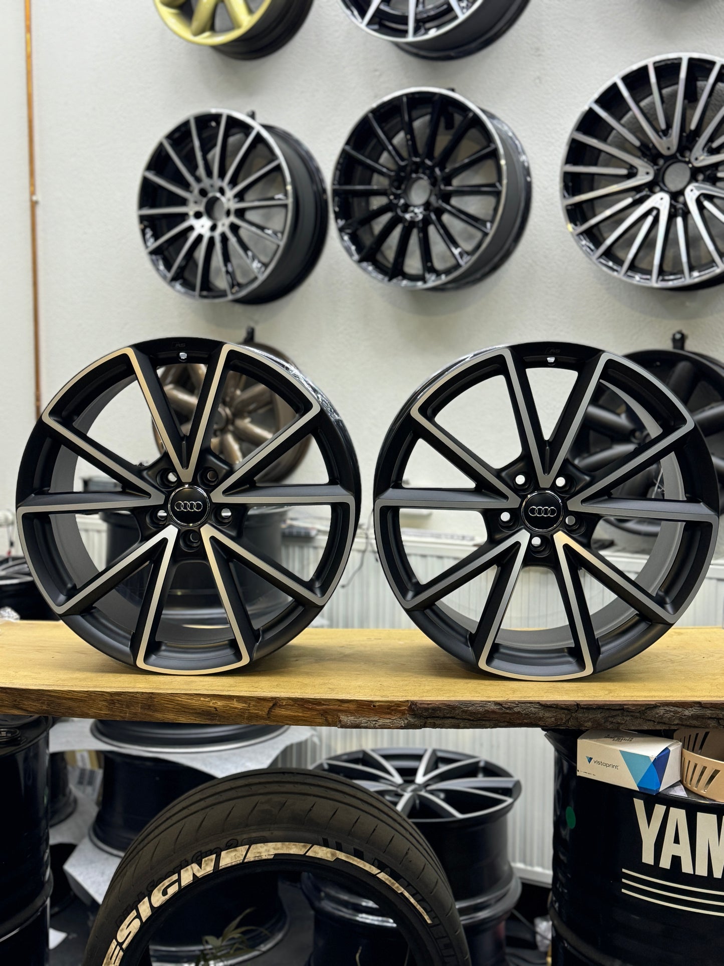 Satz 20 Zoll Sommerräder original Audi TT TTS TTRS 8S0601025P S-Line