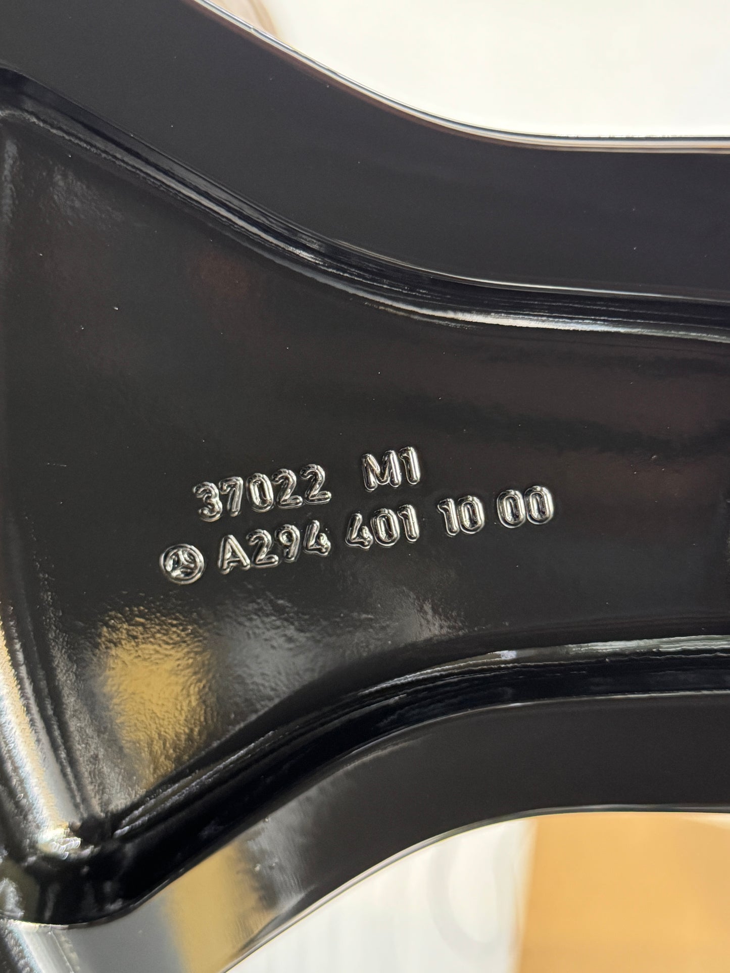 1x A2944011000 21 Zoll Felge EQE 5-Speichen Aero silber schwarz
