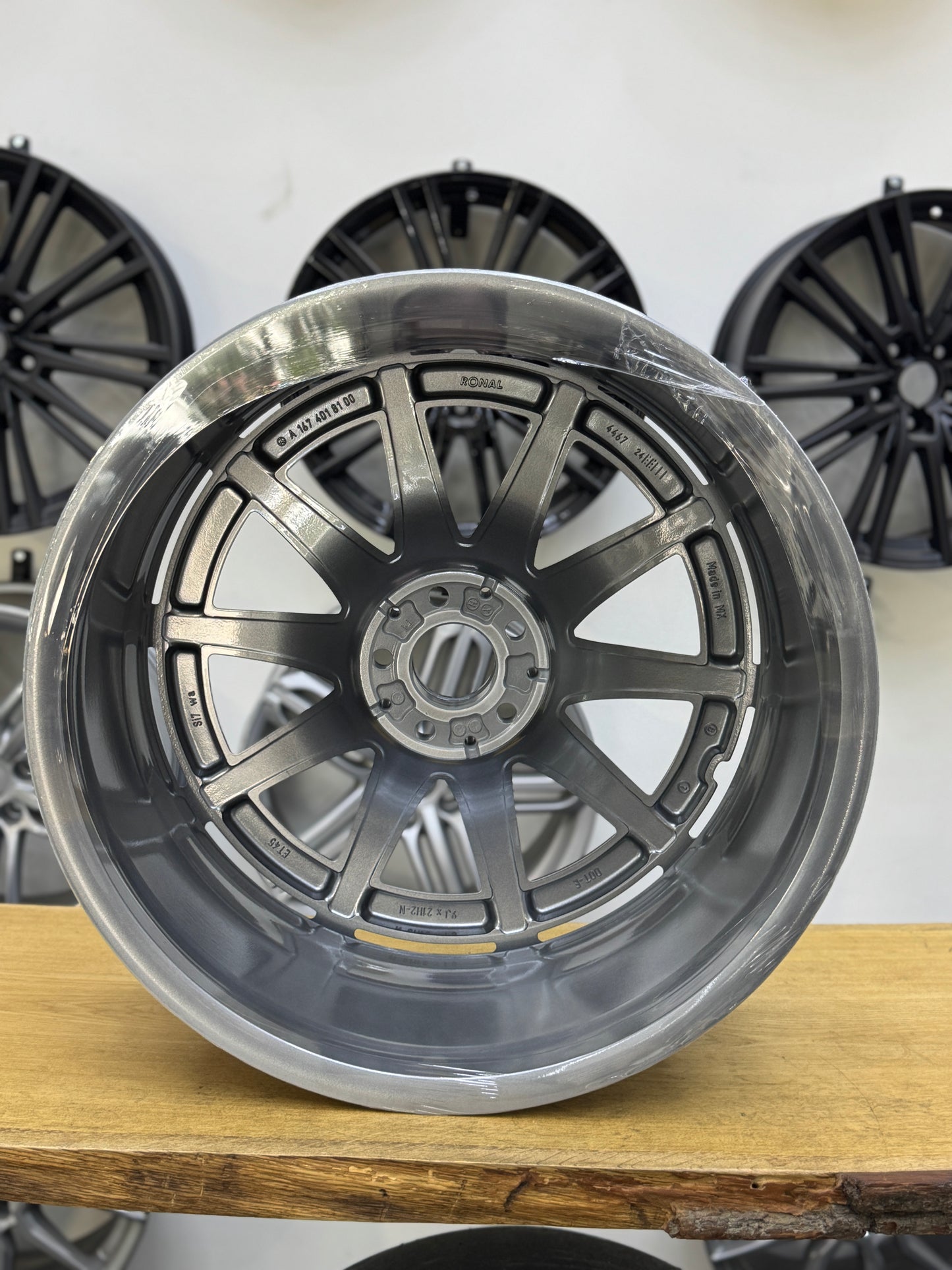 1x Mercedes X167 GLS 63 AMG Felge 9x21" Grau A1674018100 NEU
