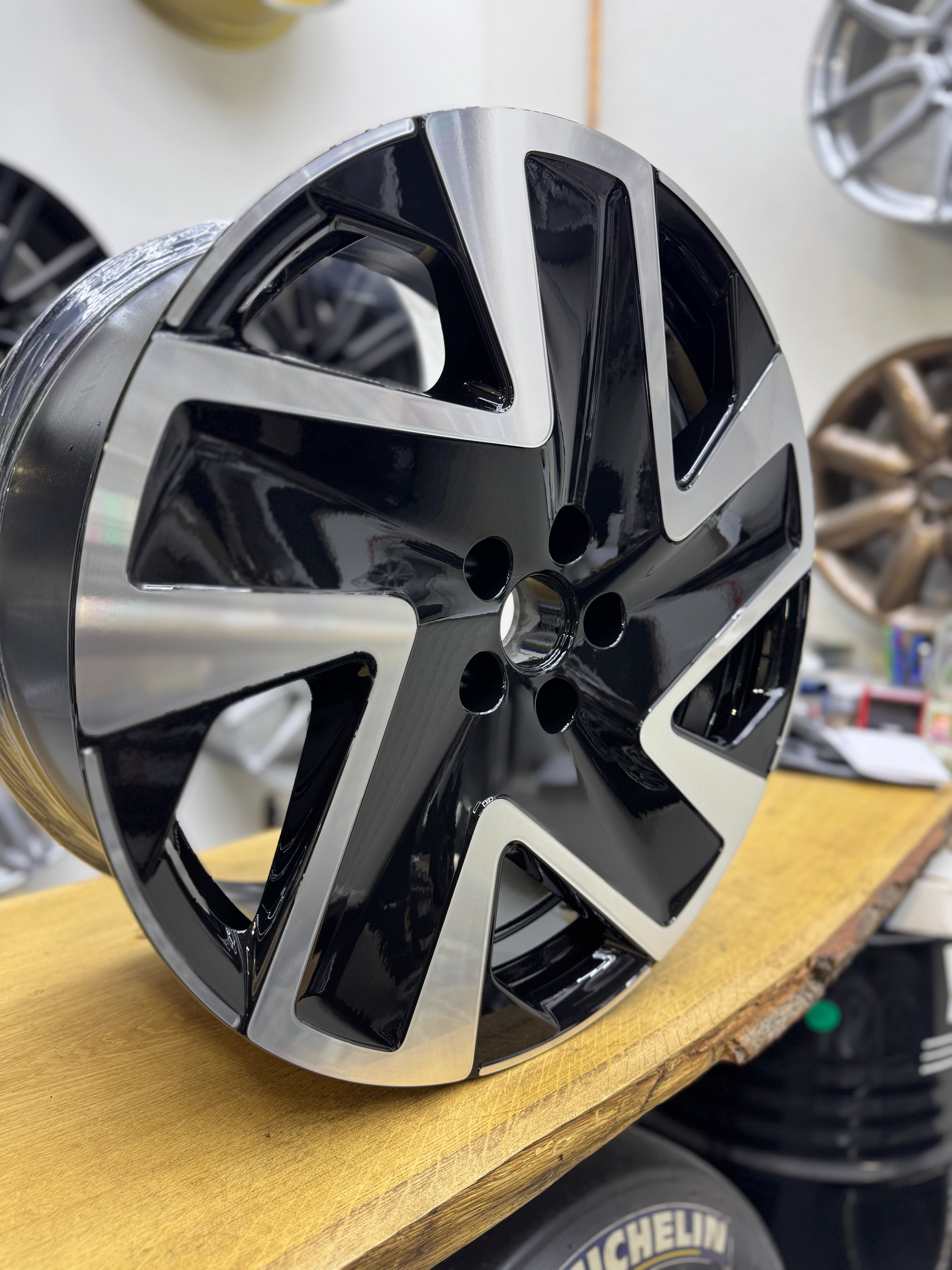 1x NEU VW ID BUZZ 20 Zoll Solna Felge 1T3601025E Hinterachse HA