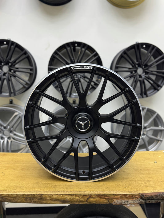 1x NEU C63 W205 Felge Hinterachse 9,5x19 ET55 schwarz Schmiederad