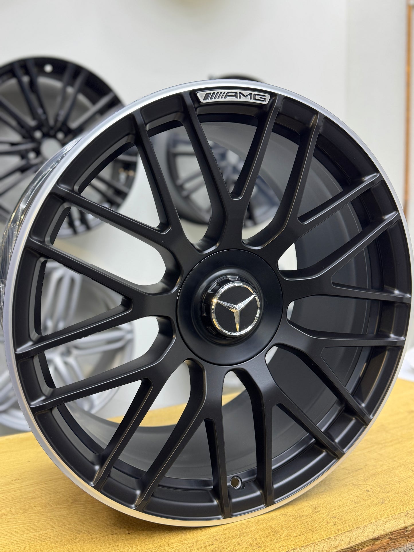 1x NEU C63 W205 Felge Hinterachse 9,5x19 ET55 schwarz Schmiederad