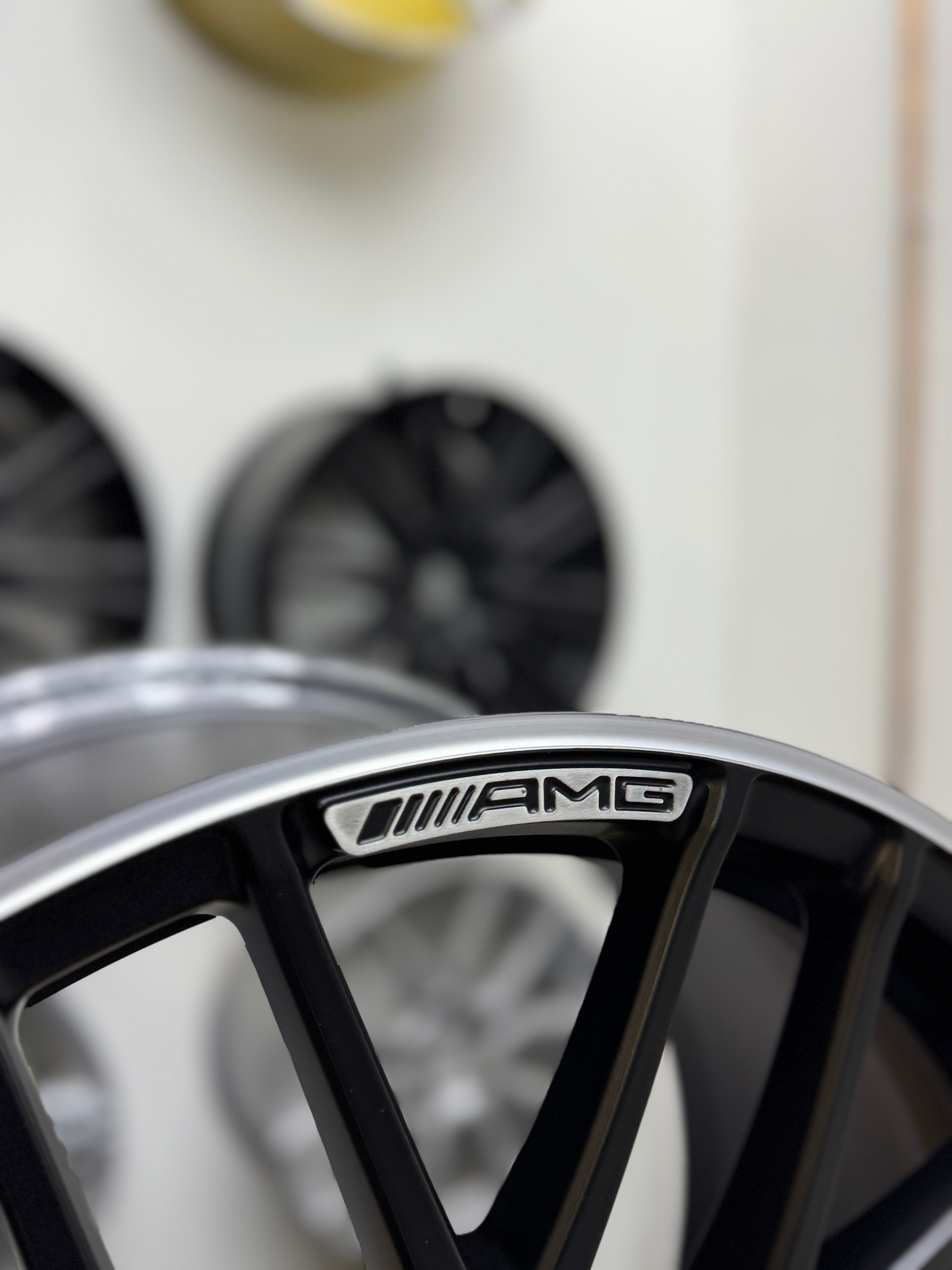 1x NEU C63 W205 Felge Hinterachse 9,5x19 ET55 schwarz Schmiederad