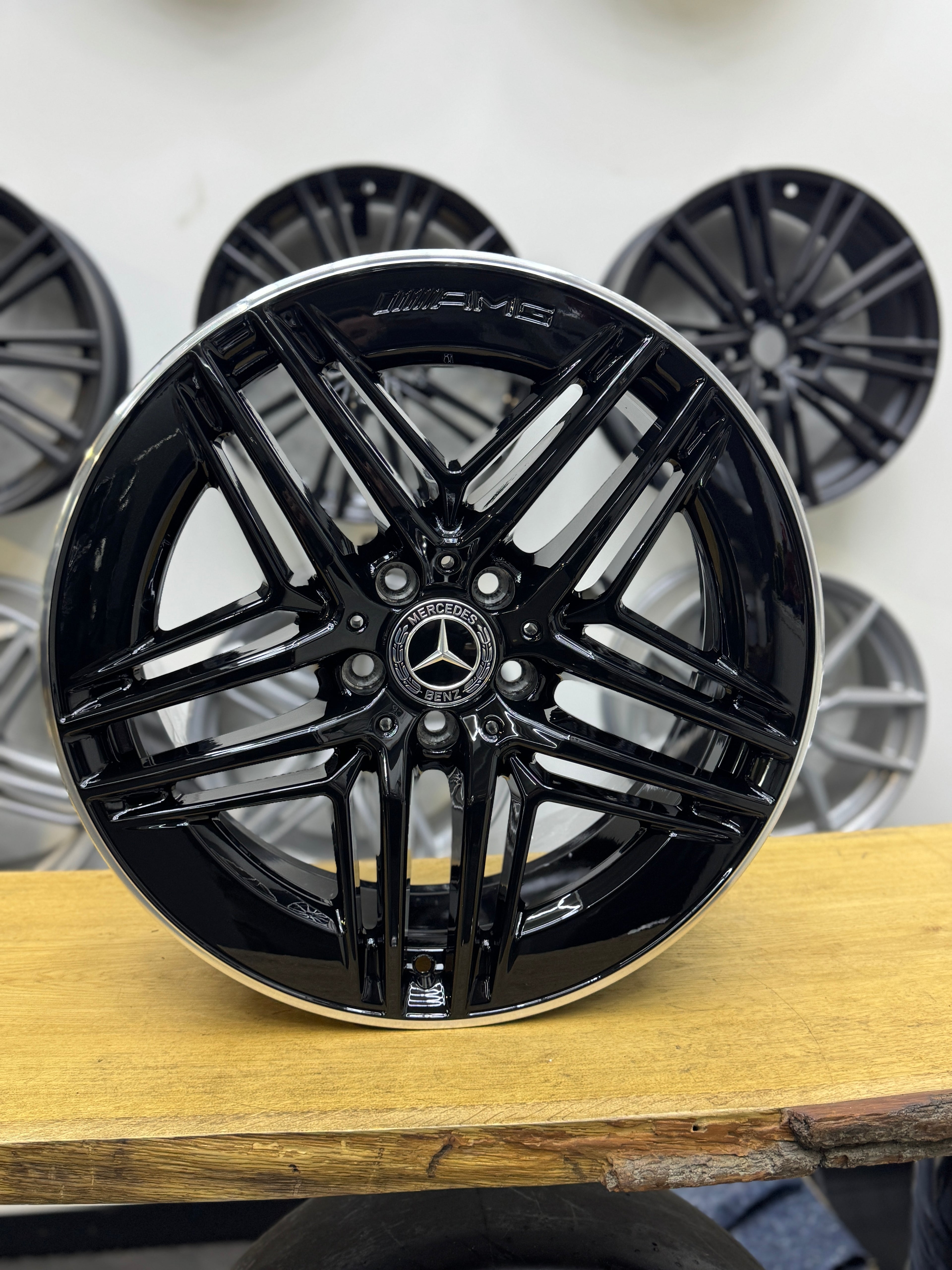 1x Neu 19 Zoll AMG Felge V-Klasse W447 schwarz AMG A4474018000