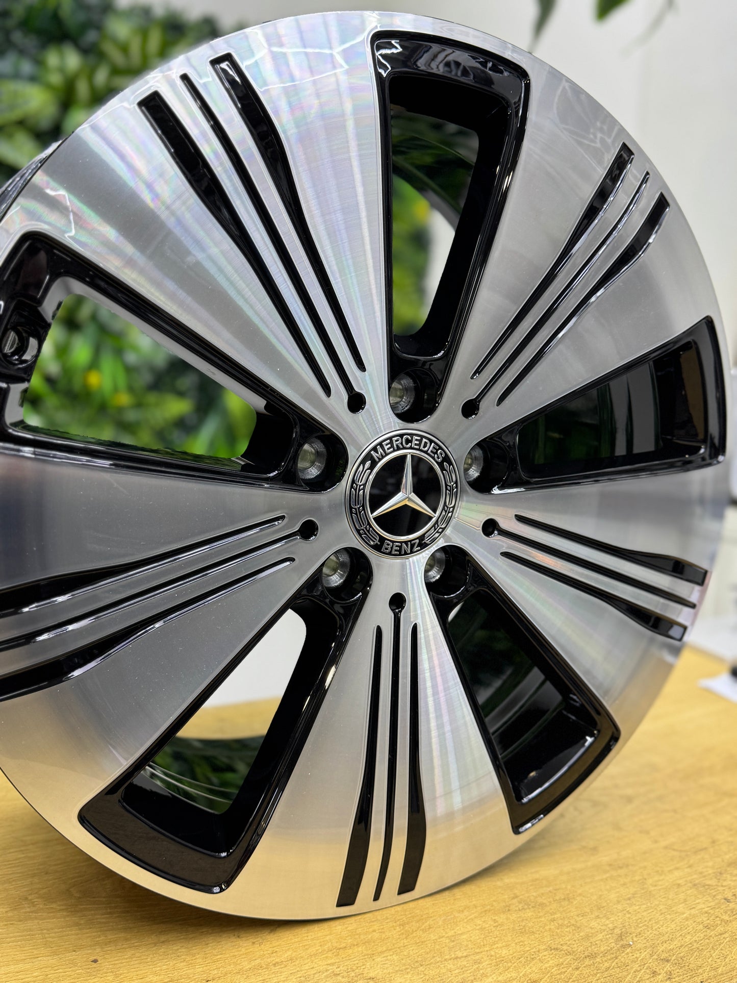 1x NEU Mercedes Felge 7,5x18 EQA EQB A2434010100 schwarz