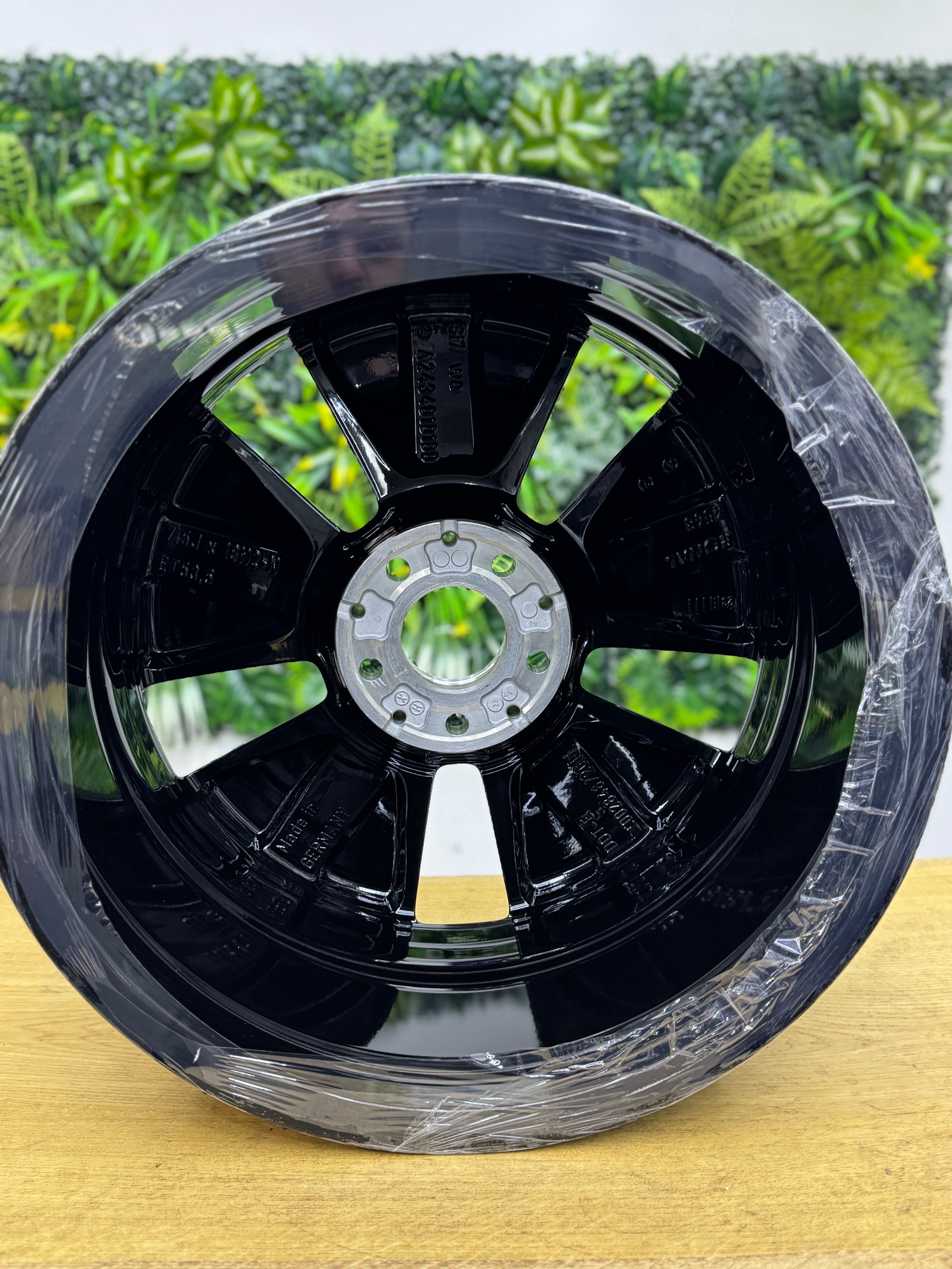 1x NEU Mercedes Felge 7,5x18 EQA EQB A2434010100 schwarz