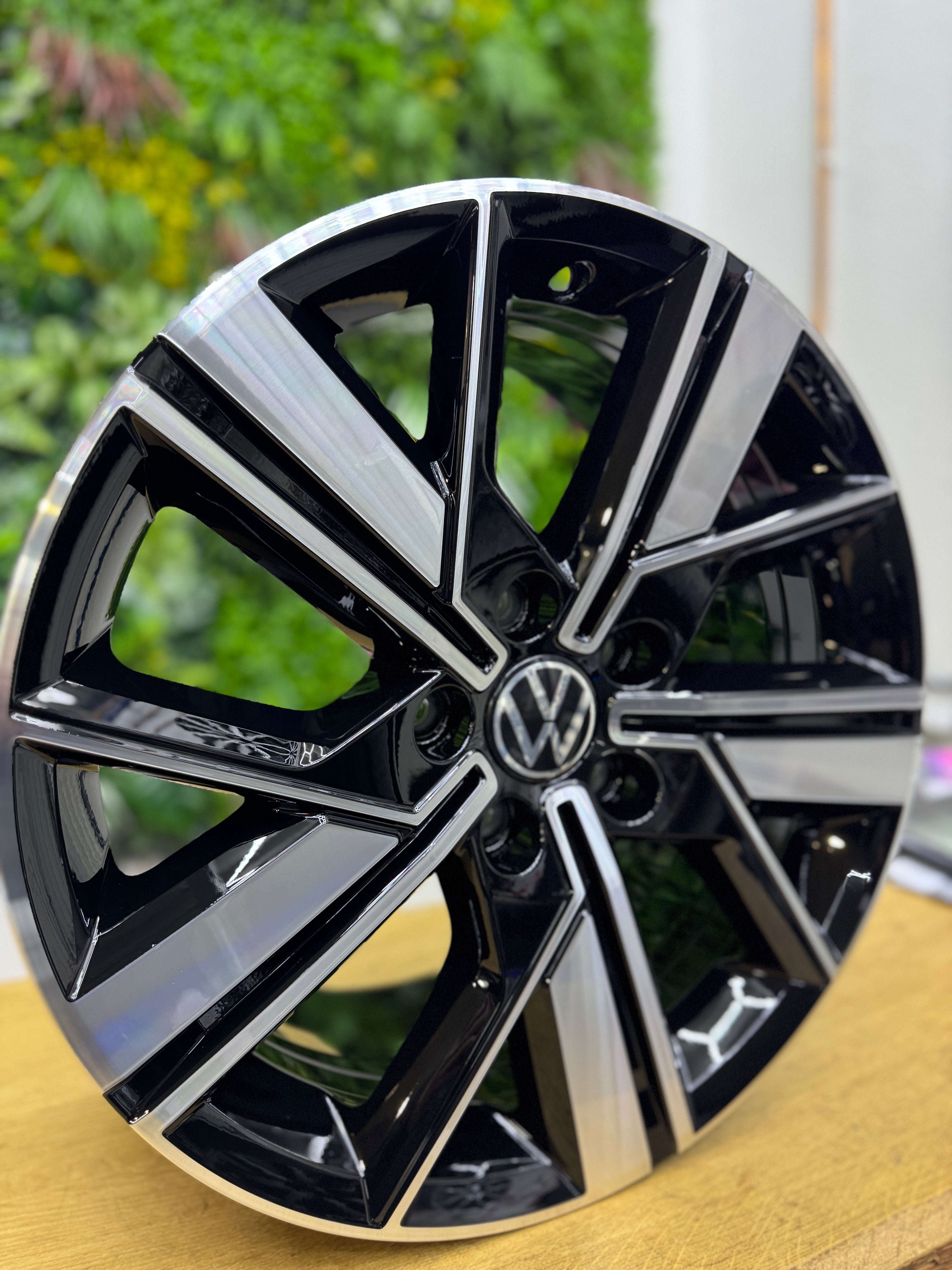 1x NEU VW T5 T6 T6.1 Transporter Felge 18 Zoll Valdivia 7LA601025B