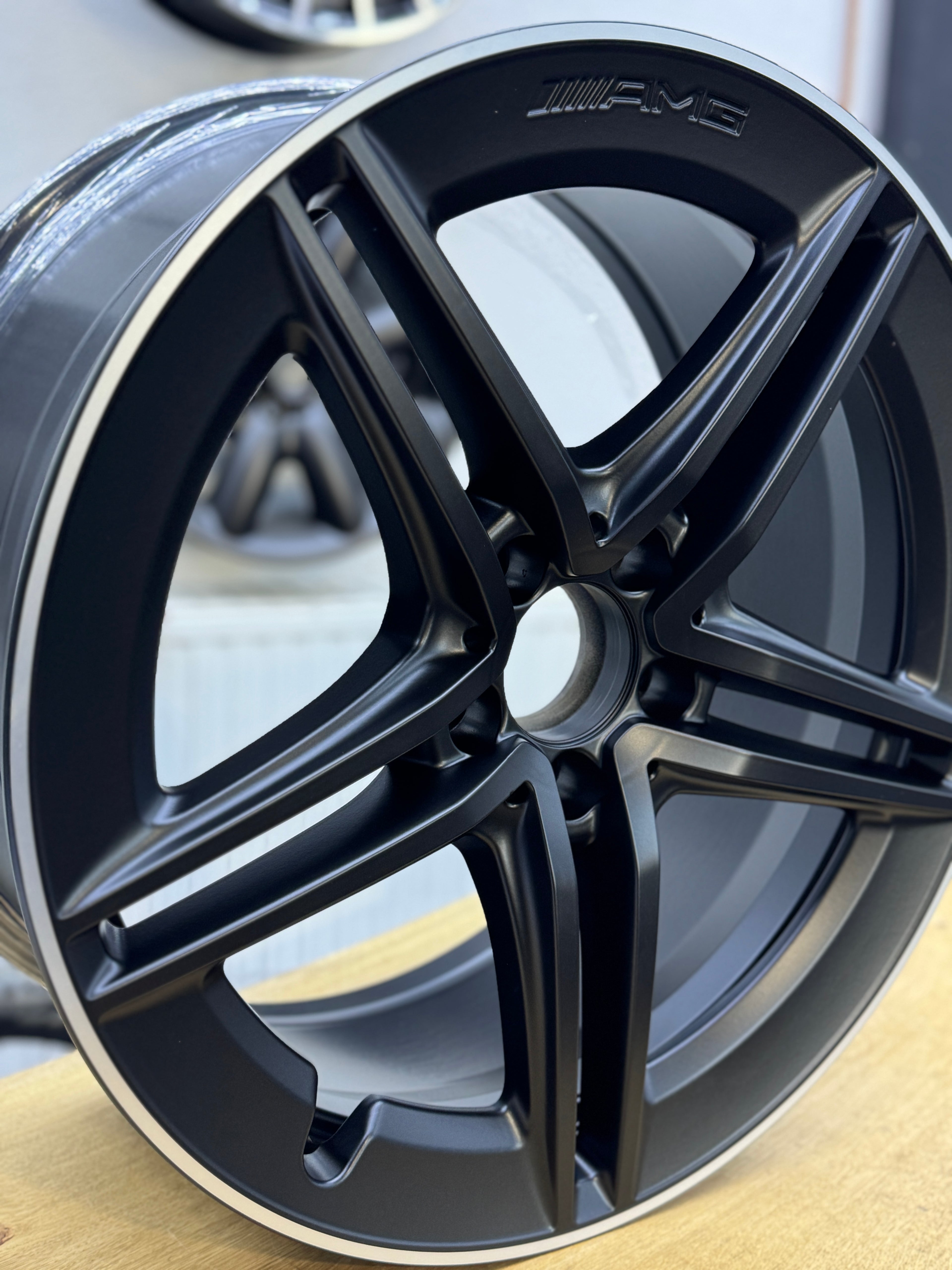 1x Original Mercedes-Benz AMG Alufelge 8,5x19 A1774012300 CLA A-Klasse W177