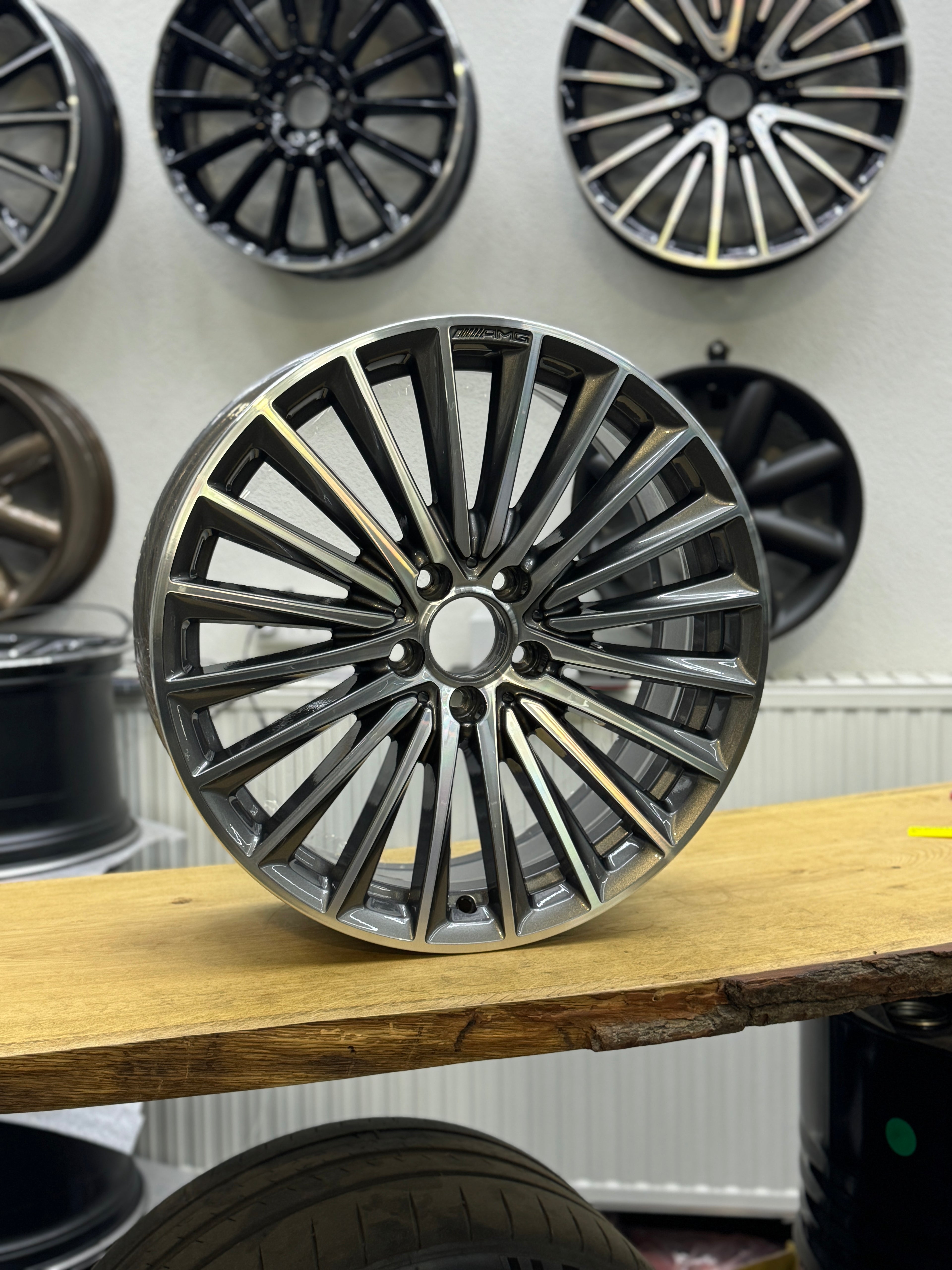 Mercedes C-Klasse AMG Felge 7,5x19 W206 A2064011900 Grau Himalaya