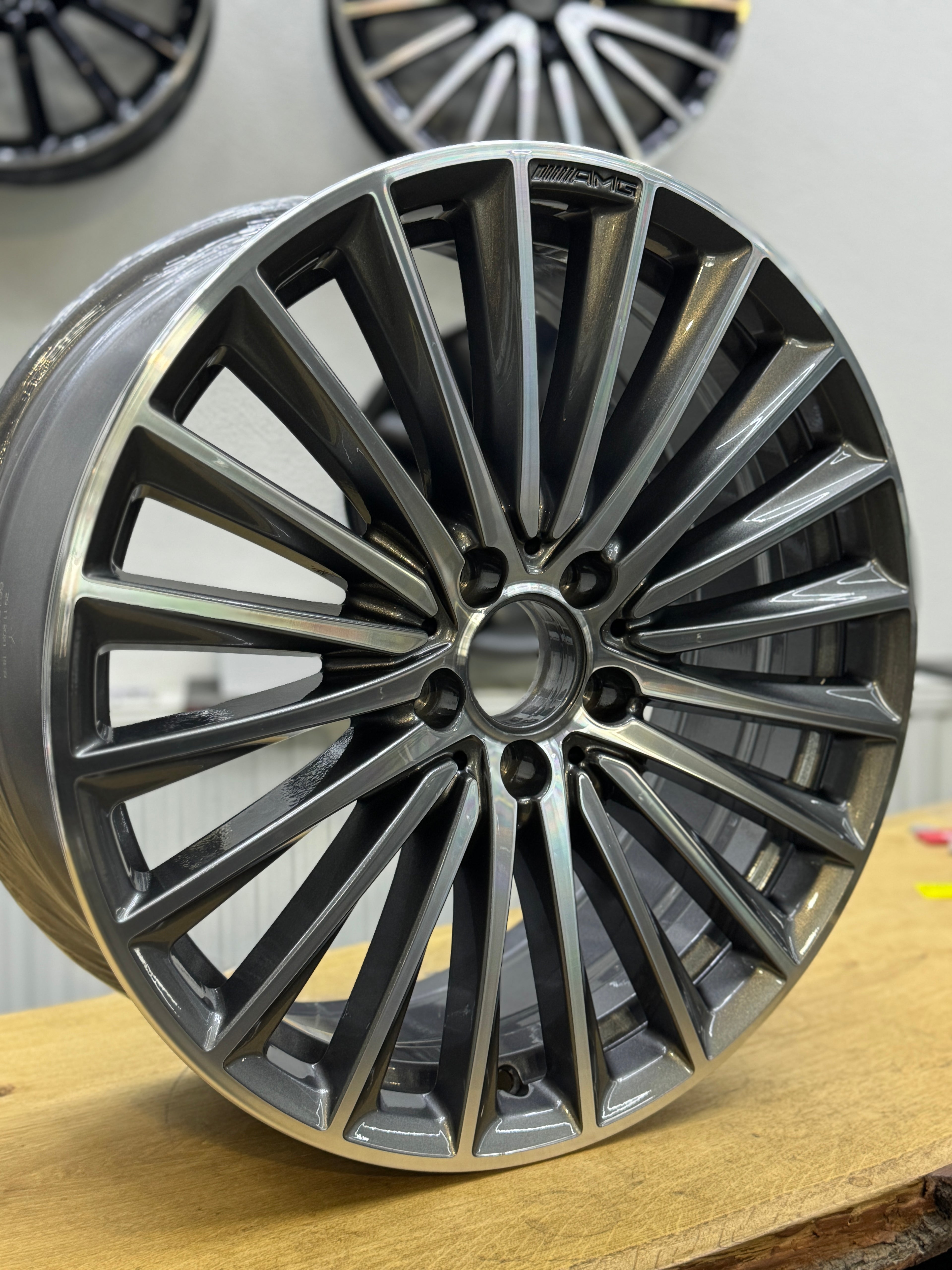 Mercedes C-Klasse AMG Felge 7,5x19 W206 A2064011900 Grau Himalaya