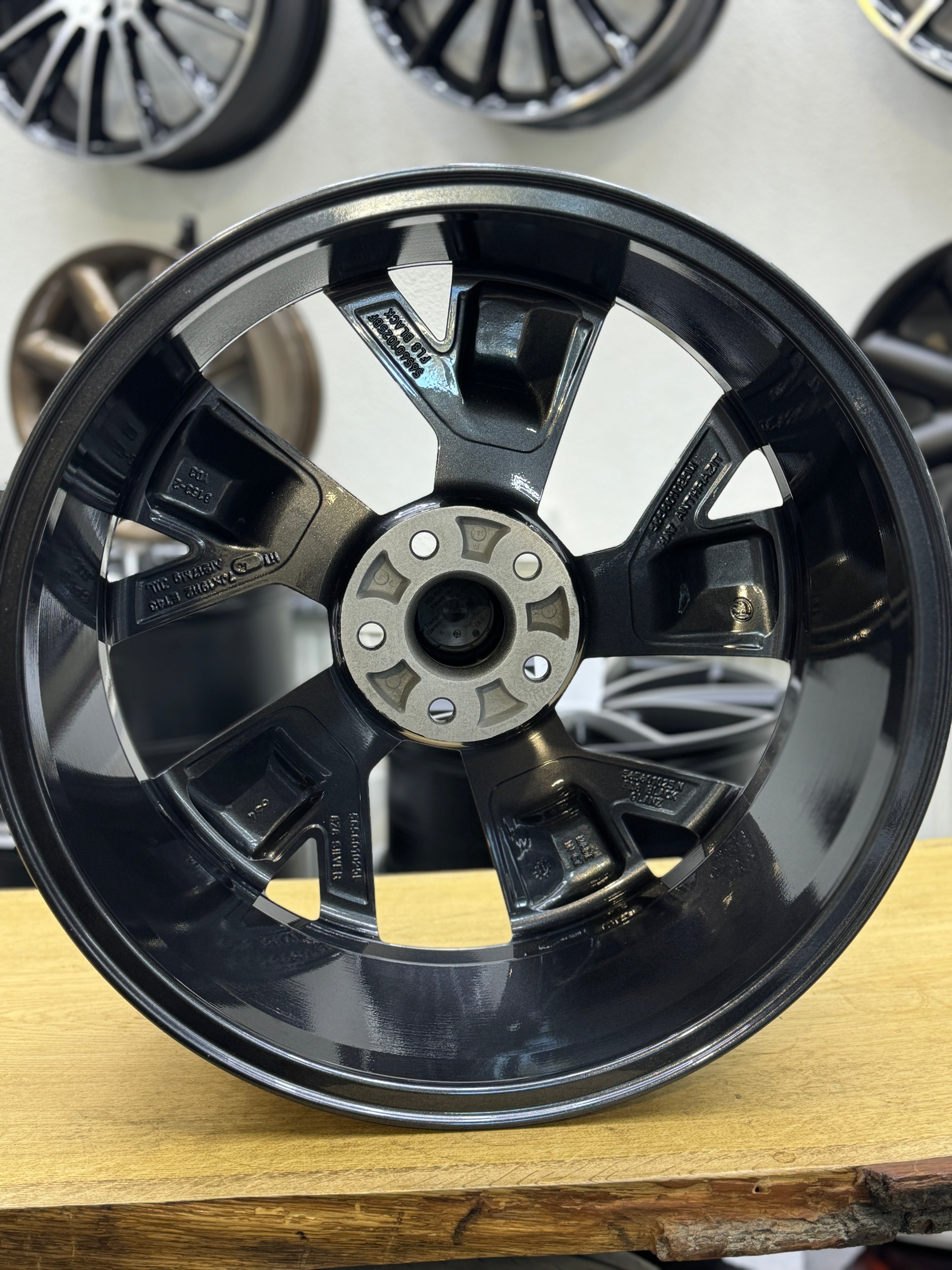 1x Original Alufelge Skoda KODIAQ 7x19 ET43 565601025M grau