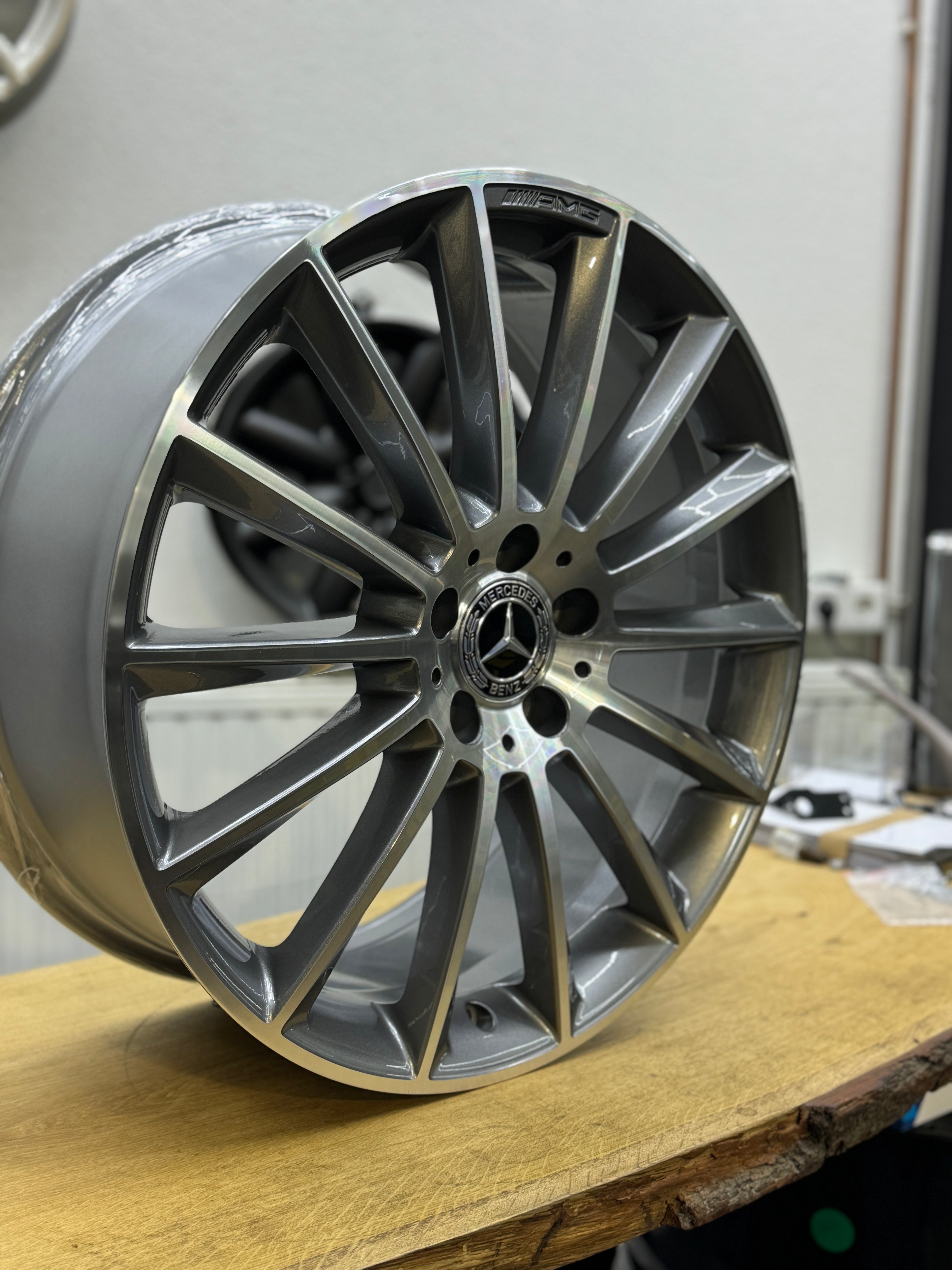 1x Original Mercedes w213 E Klasse AMG Alufelge A2134012200 8Jx20