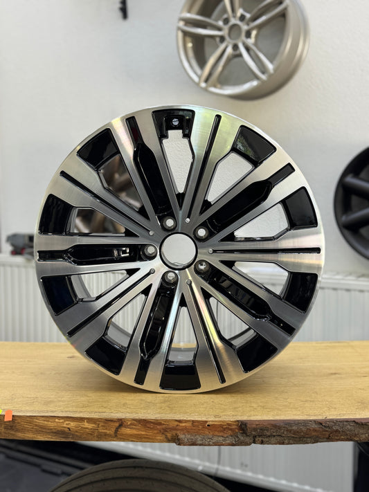 1x Mercedes EQE Alufelge 8,5x20 ET38,5 W294 A2944010900 schwarz