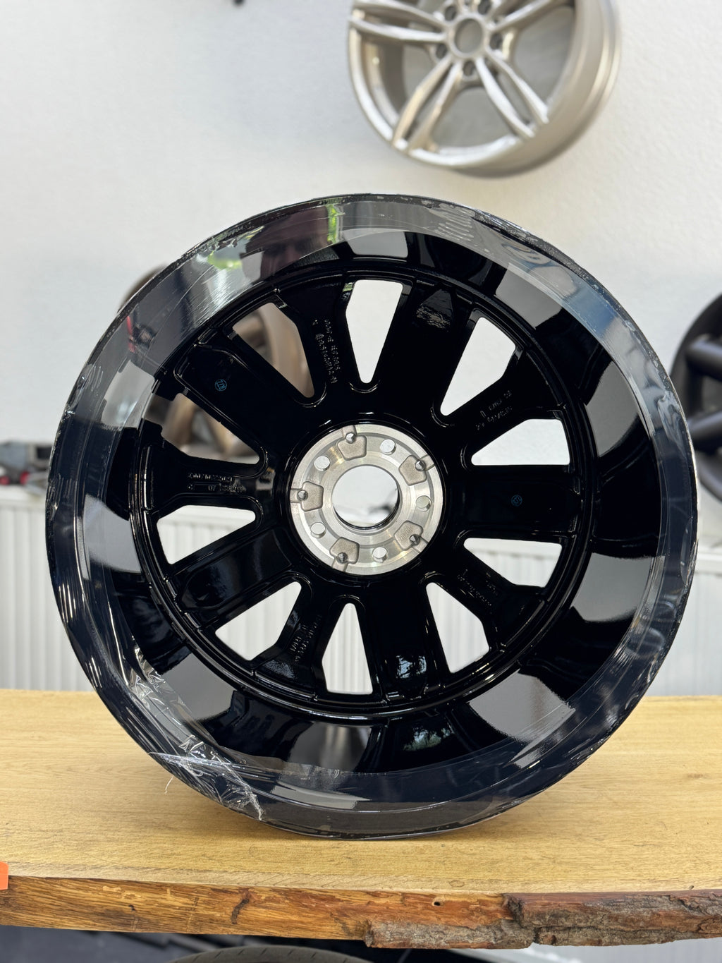 1x Mercedes EQE Alufelge 8,5x20 ET38,5 W294 A2944010900 schwarz