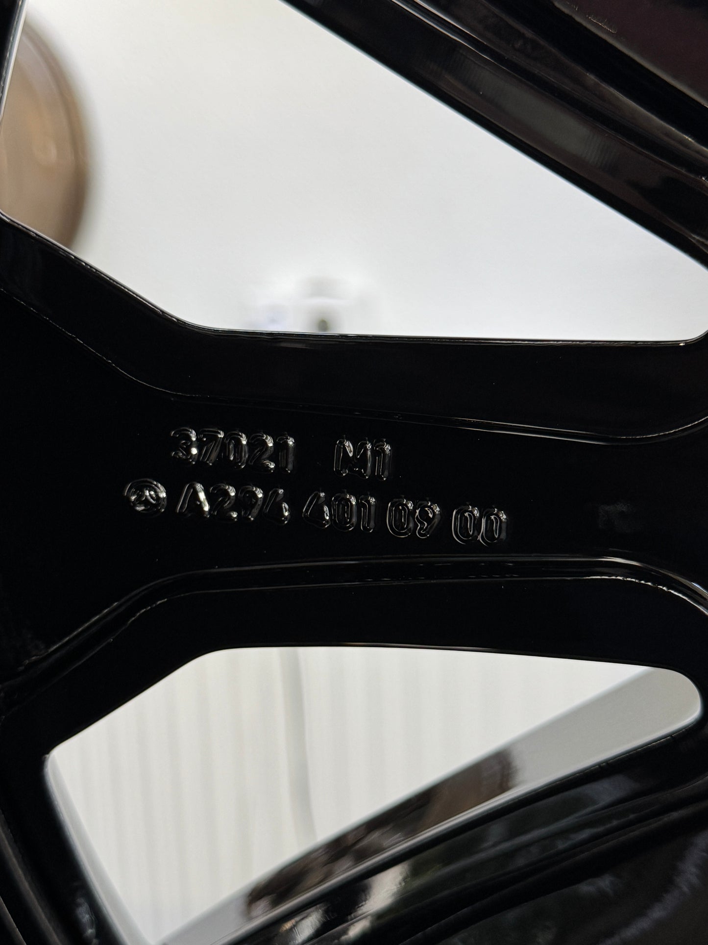 1x Mercedes EQE Alufelge 8,5x20 ET38,5 W294 A2944010900 schwarz