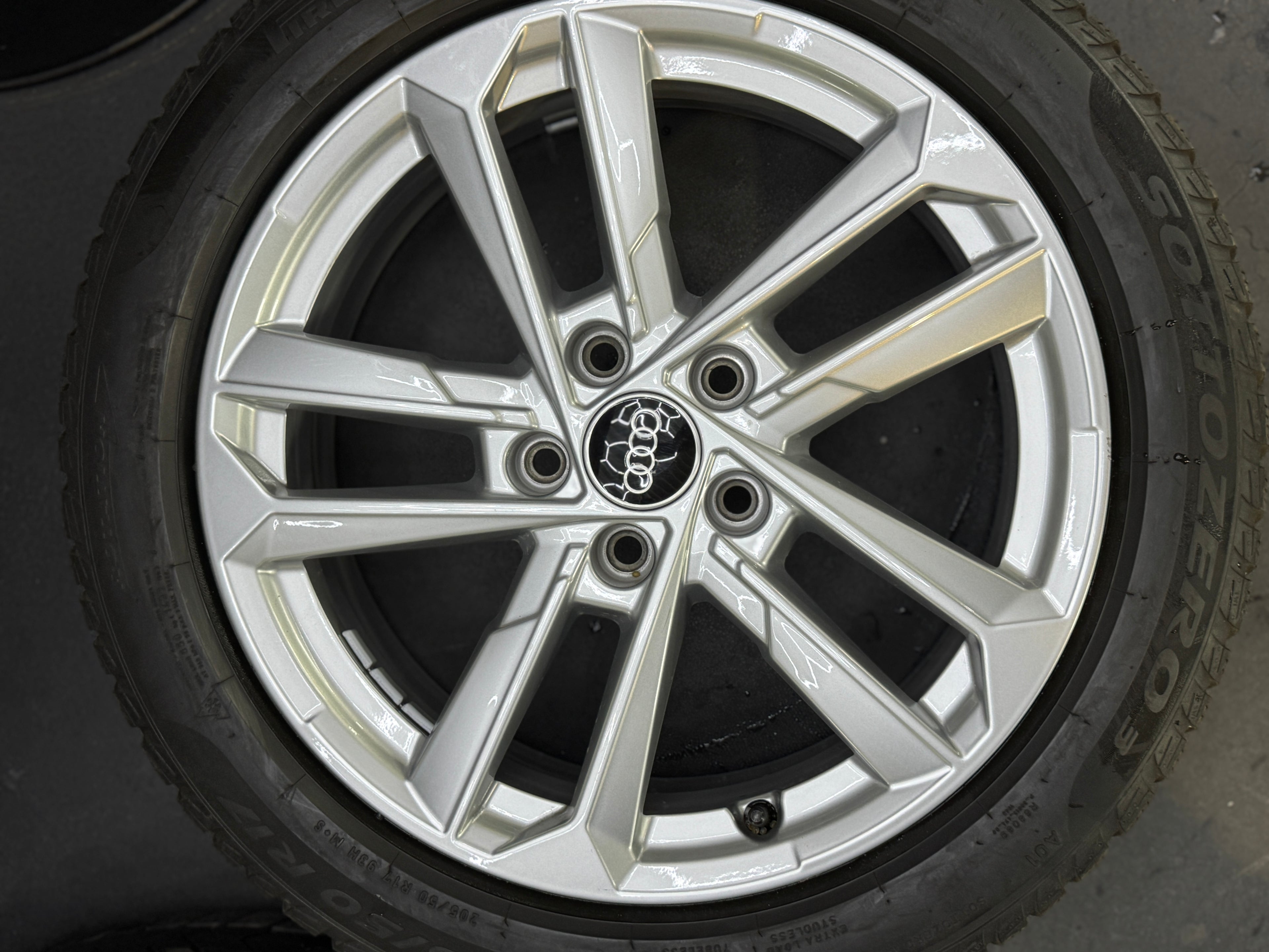 Satz original Audi Winterräder A3 S3 17" 205/50 R17