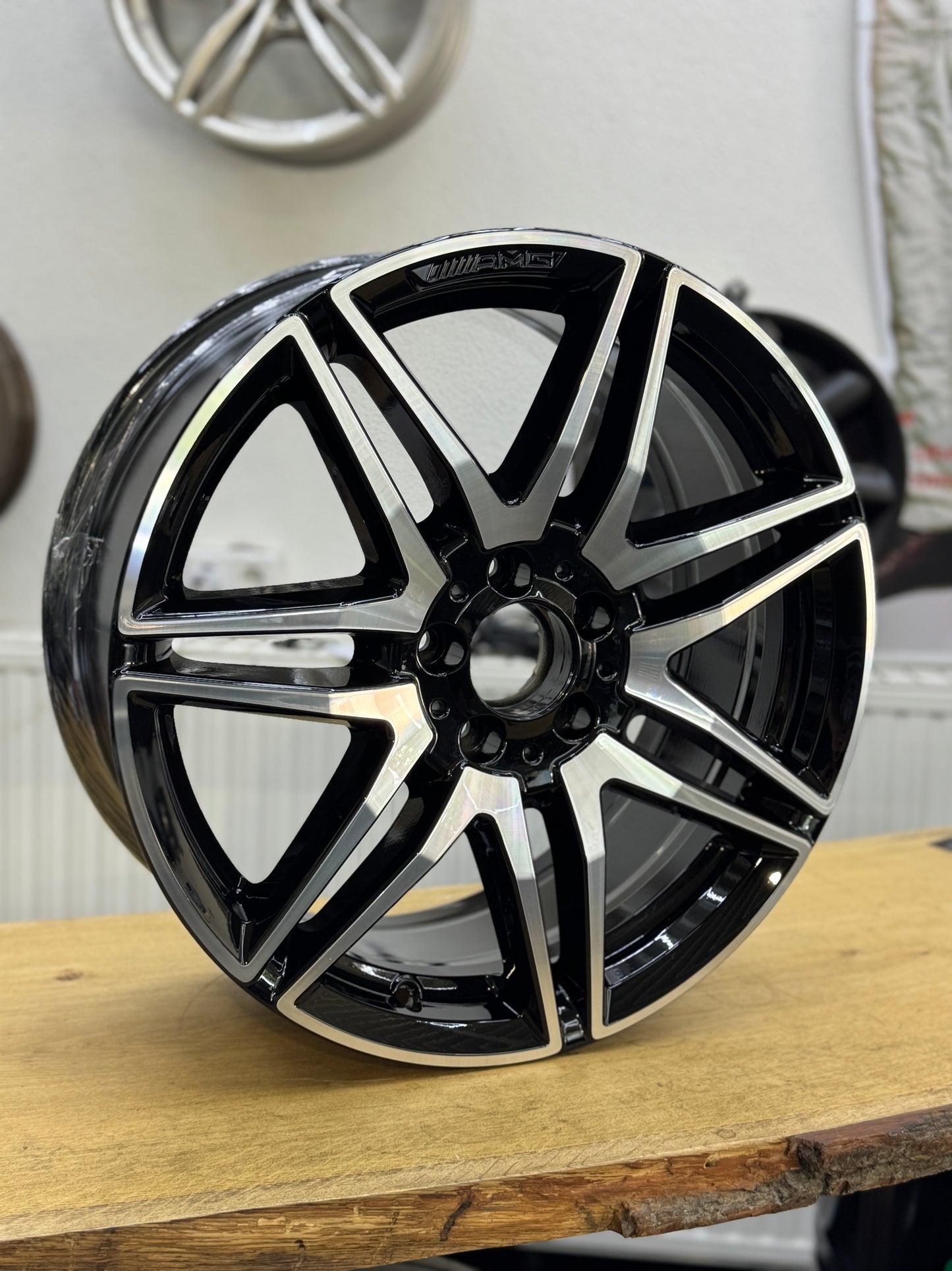 1x Neu 19 Zoll AMG Felge V-Klasse W447 schwarz AMG A4474015100