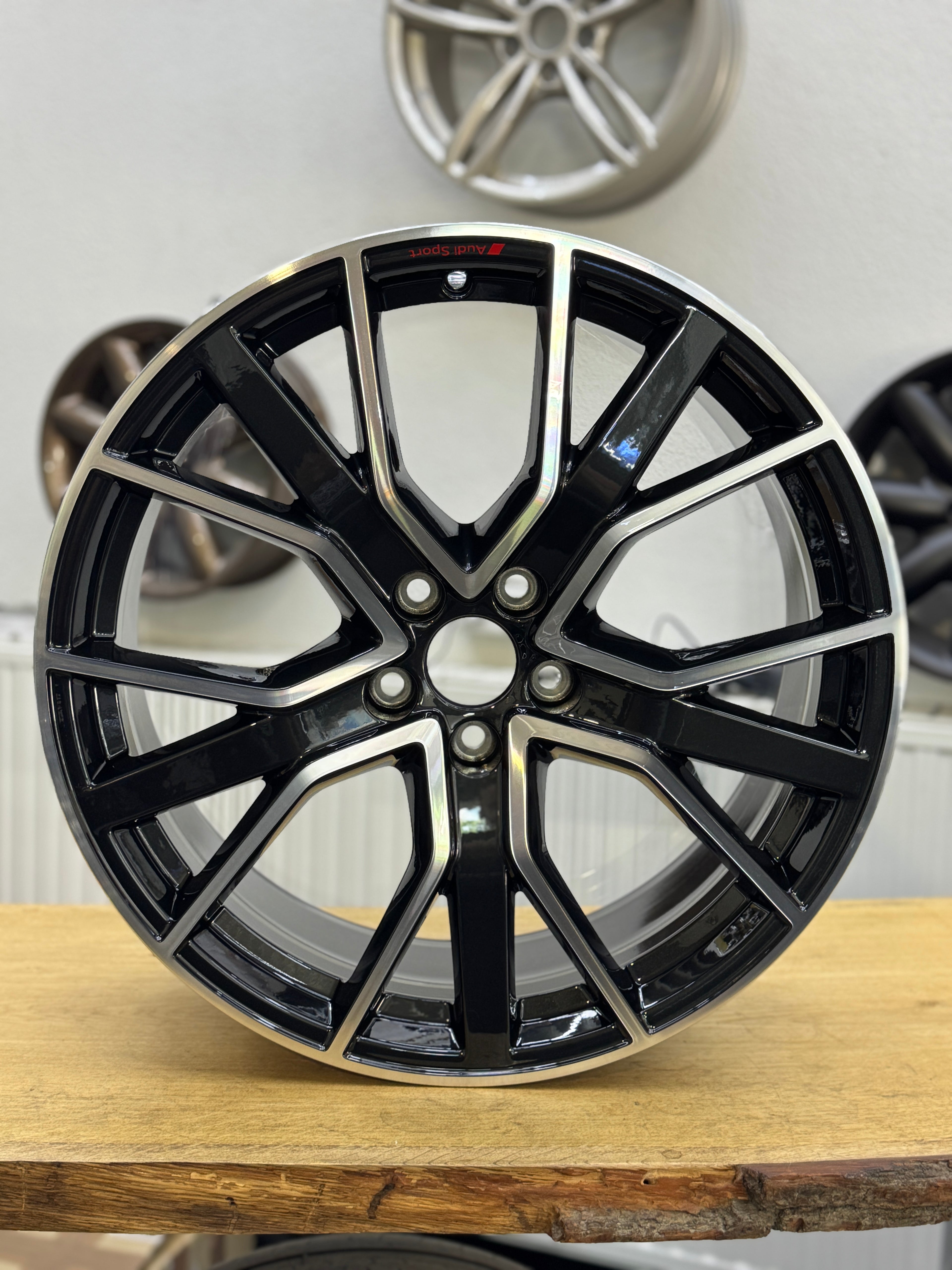 1x Neu 8 x 20 Zoll ET39 Audi Felge Q5 / SQ5 80A601025BP