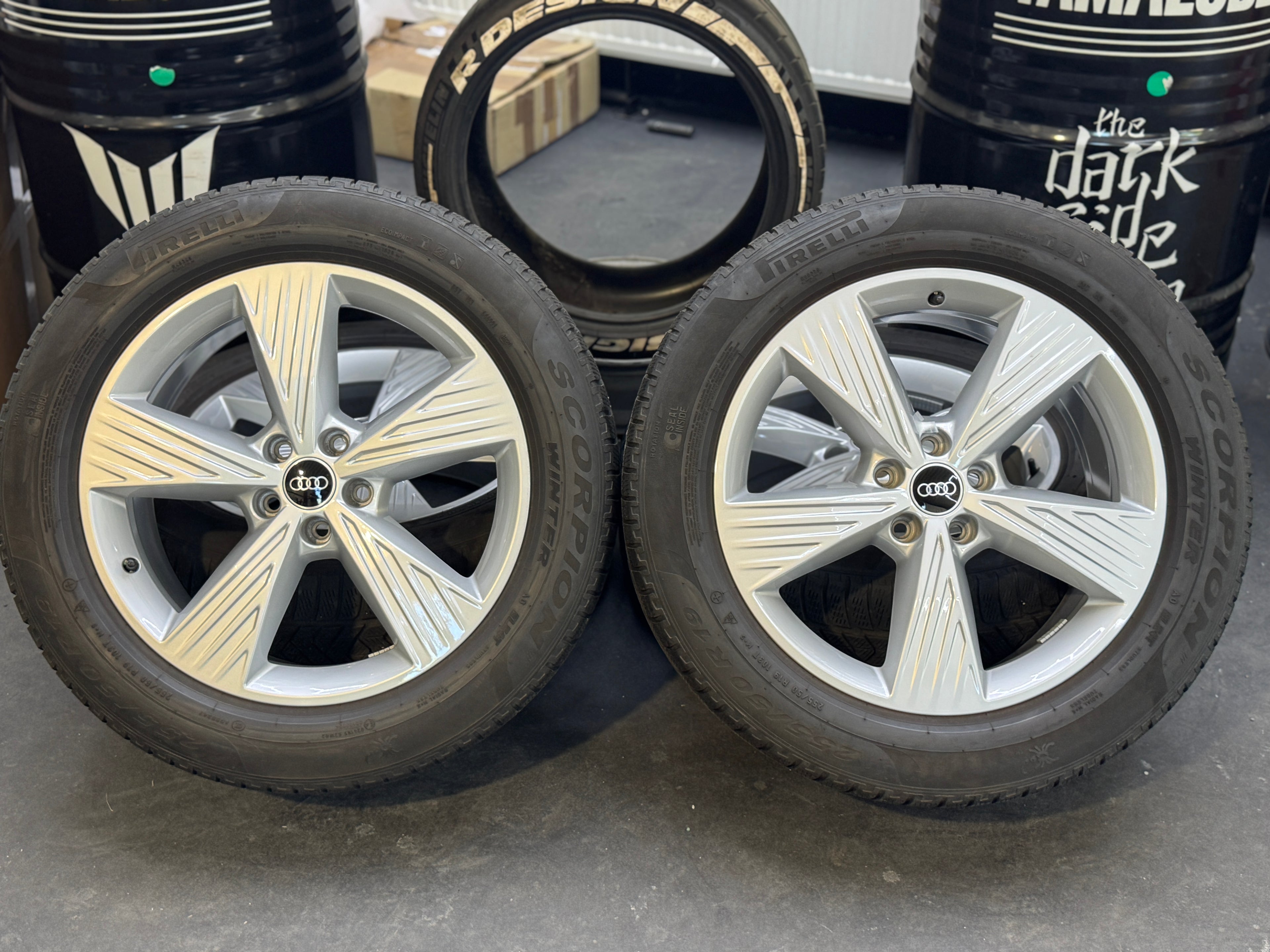 Satz Original Audi Q4 e-tron 19 Zoll Alufelgen 89A601025AM, 89A601025B Winter