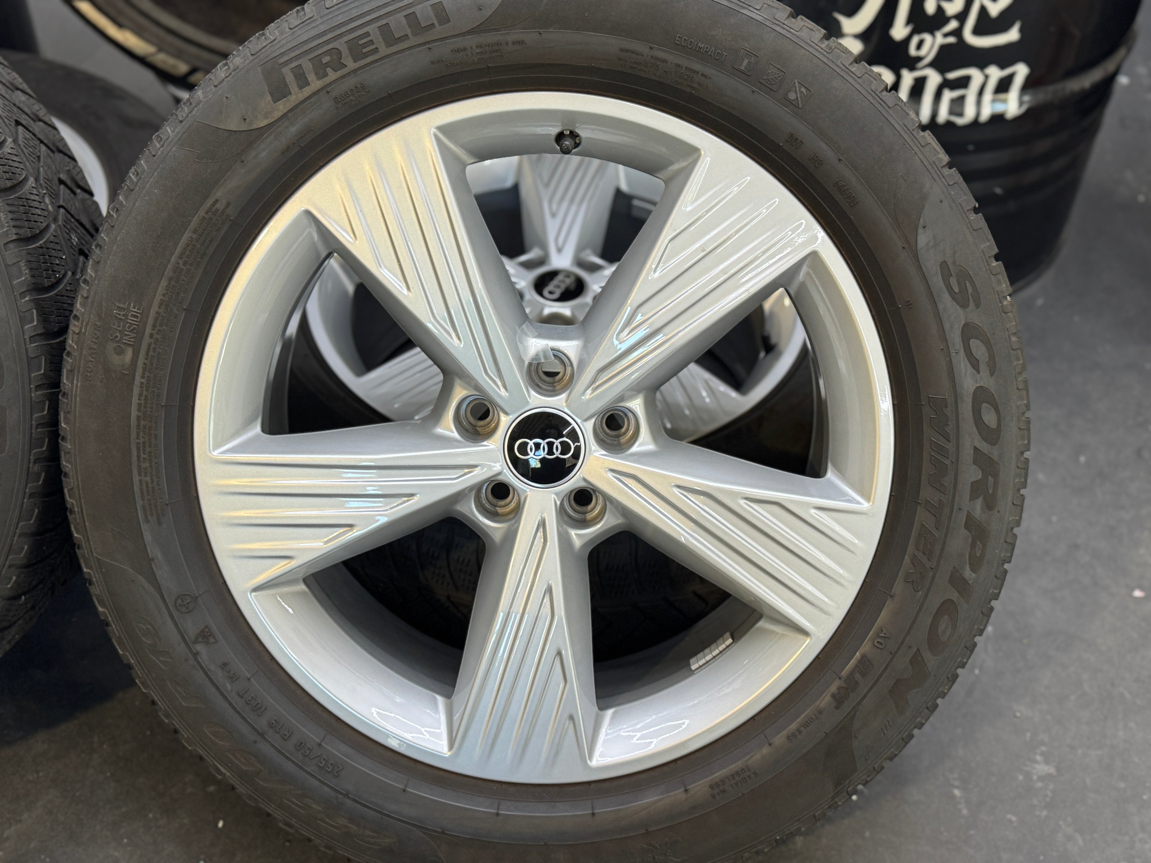 Satz Original Audi Q4 e-tron 19 Zoll Alufelgen 89A601025AM, 89A601025B Winter