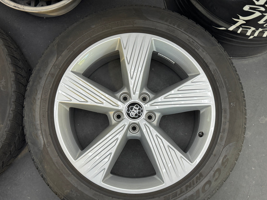 Satz Original Audi Q4 e-tron 19 Zoll Alufelgen 89A601025AM, 89A601025B Winter