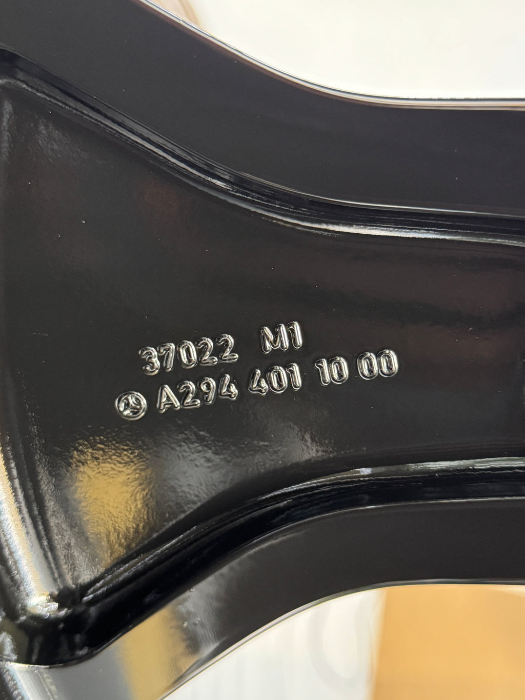 1x A2944011000 21 Zoll Felge EQE 5-Speichen Aero silber schwarz