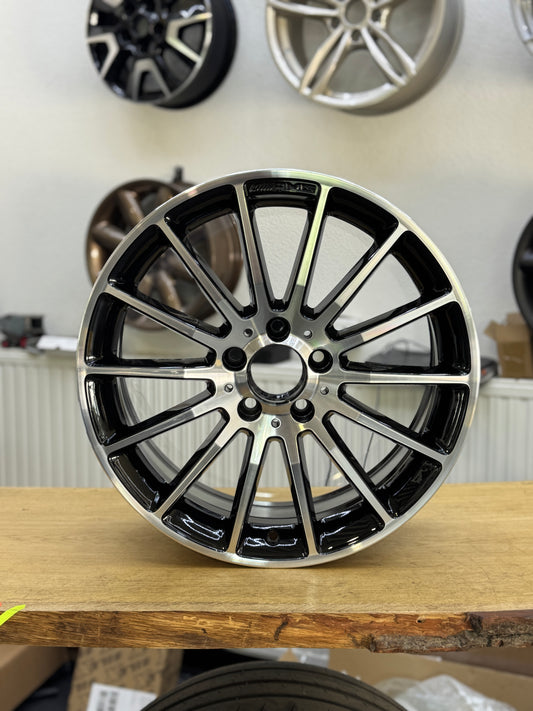 1x Mercedes A/B/CLA AMG Felge 7,5x18Zoll W176 A1764010200 schwarz