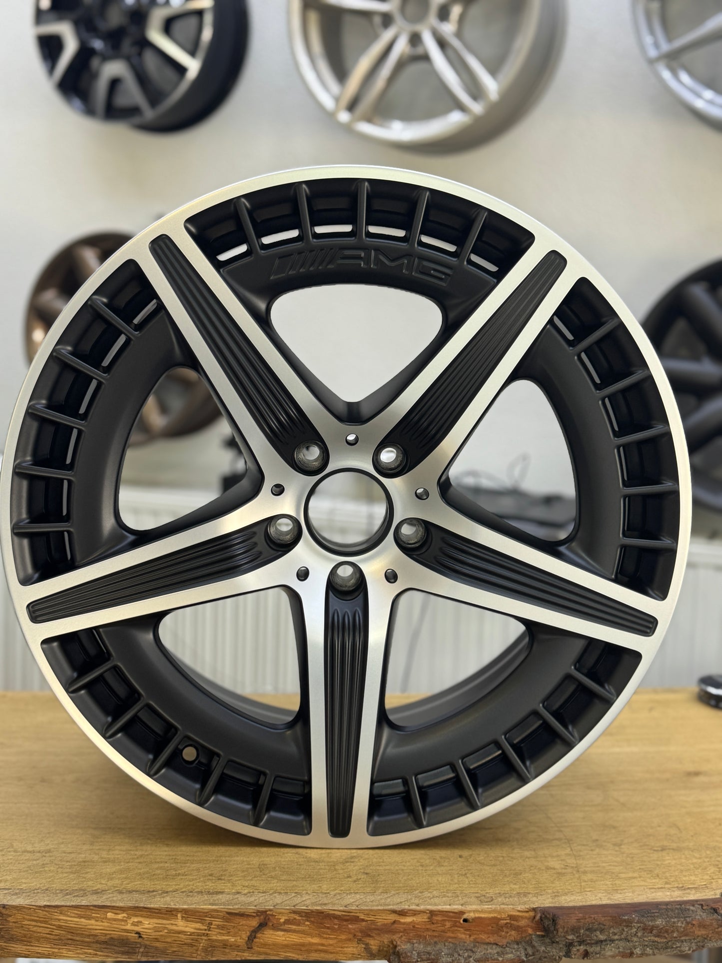 1x Mercedes EQE AMG Felge A2954012700 9,5x20" W295 VA schwarz