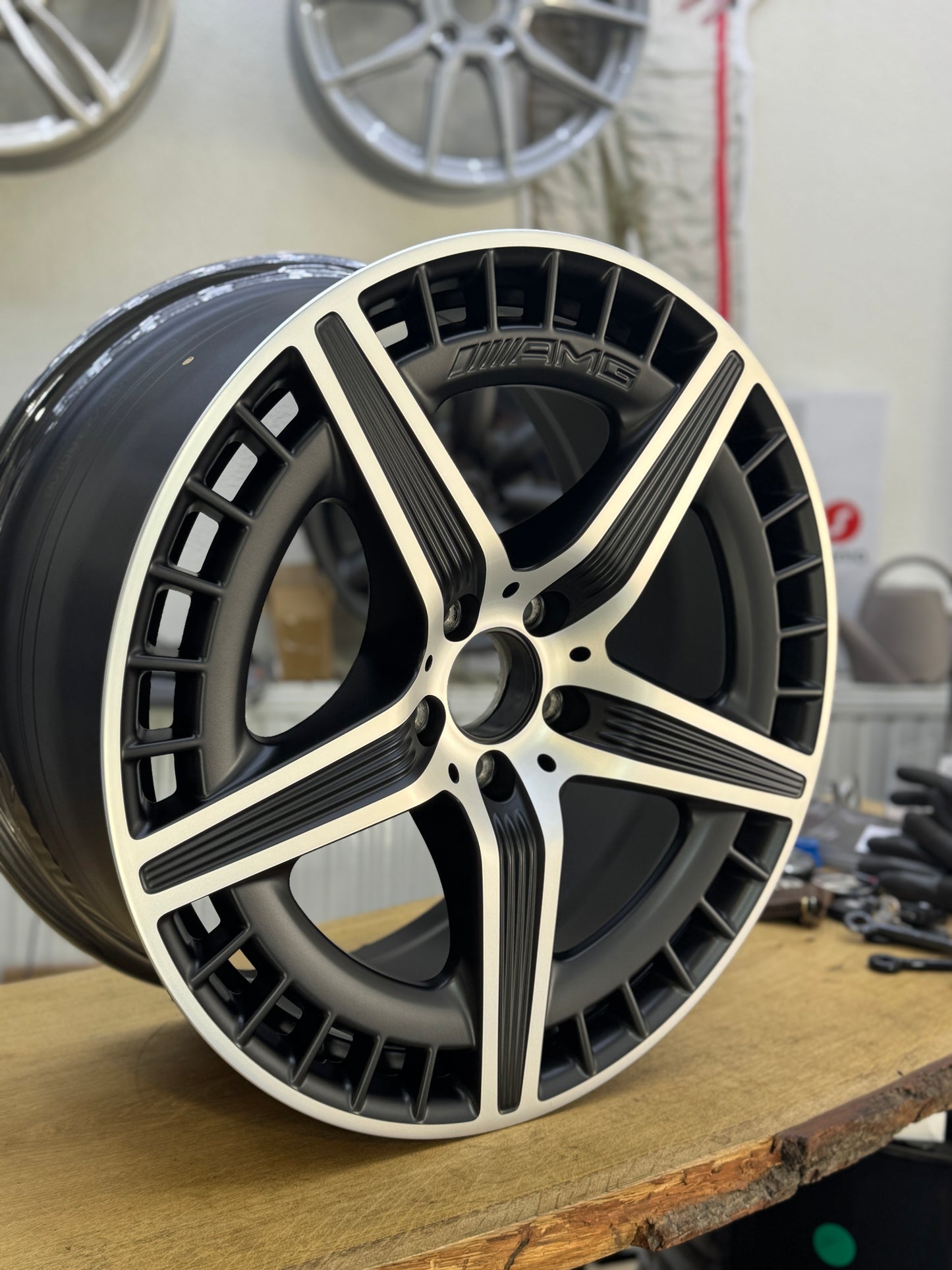 1x Mercedes EQE AMG Felge A2954012700 9,5x20" W295 VA schwarz